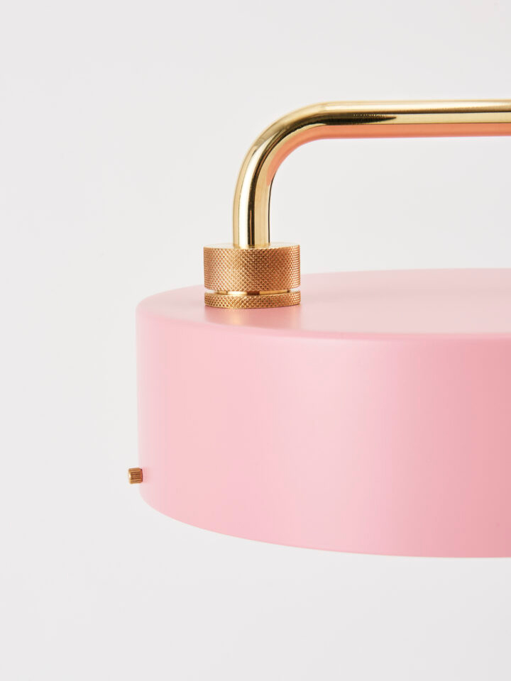petite-machine_floor-lamp_light-pink_fitting-detail