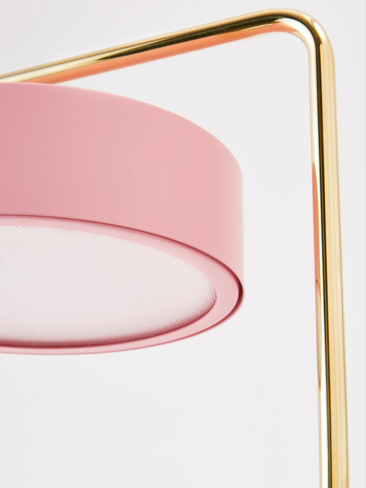 petite-machine_floor-lamp_light-pink_grooved-glass-detail