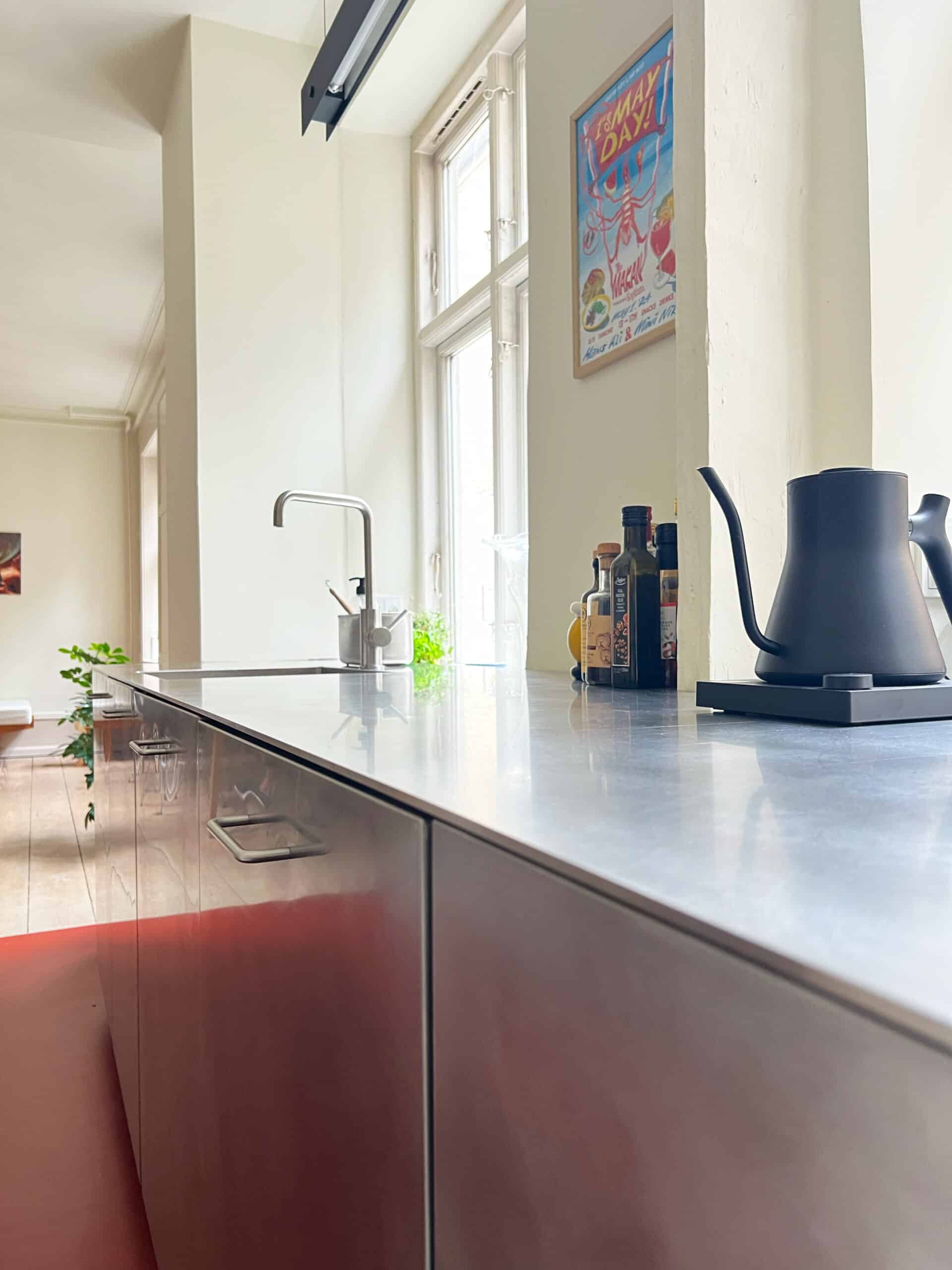 Petite Kitchen red floor 07 scaled